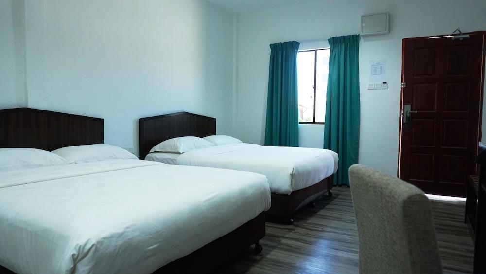 Langgura Baron Resort Pantai Cenang  Bagian luar foto
