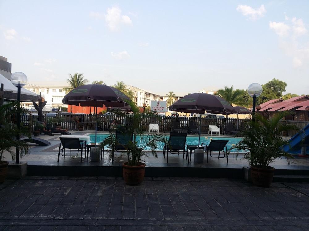 Langgura Baron Resort Pantai Cenang  Bagian luar foto