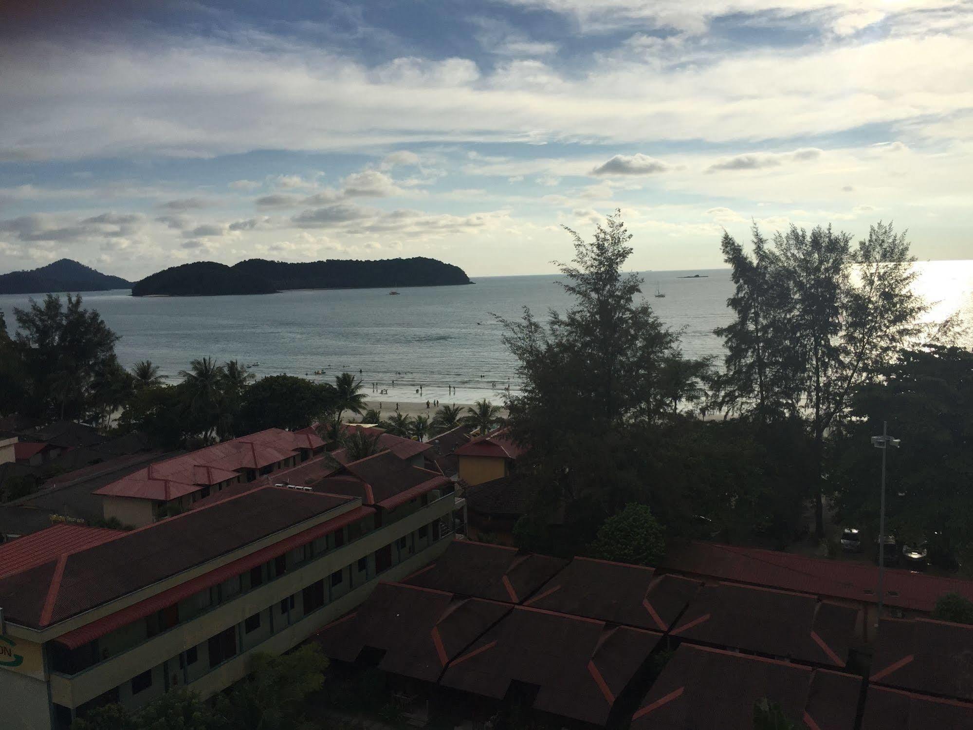 Langgura Baron Resort Pantai Cenang  Bagian luar foto